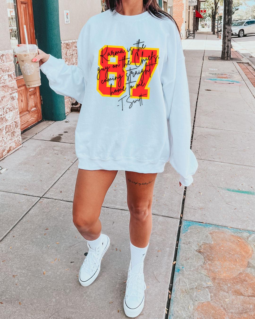 87 Karma Is The Guy On The Chiefs NFL X Taylor Crewneck Pull: Medium / Sandstone